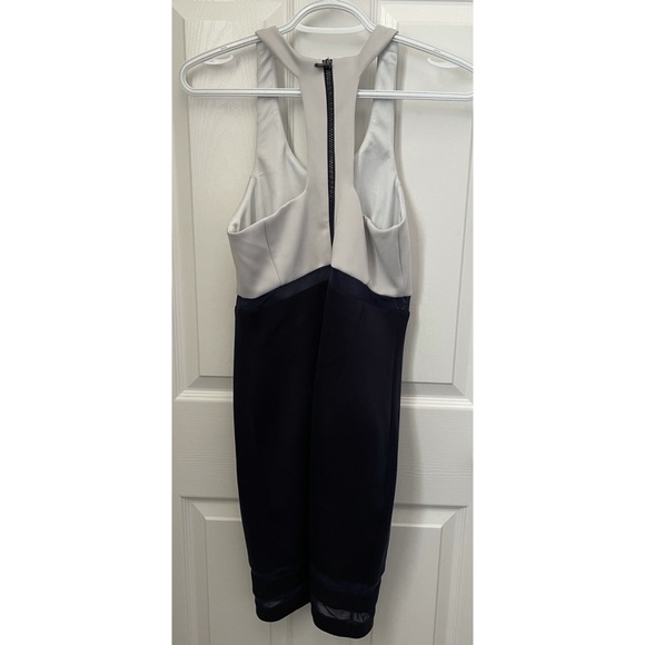 Guess dress size 4 - Picture 2 of 3